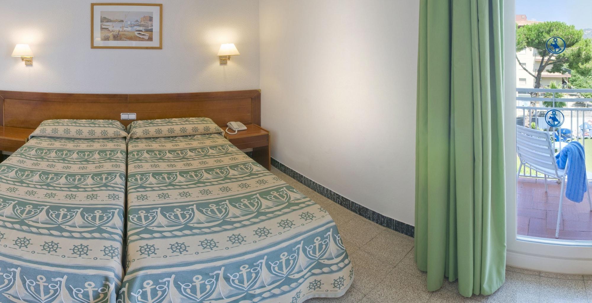 GHT Balmes, Hotel-Aparthotel&SPLASH Calella Exterior foto